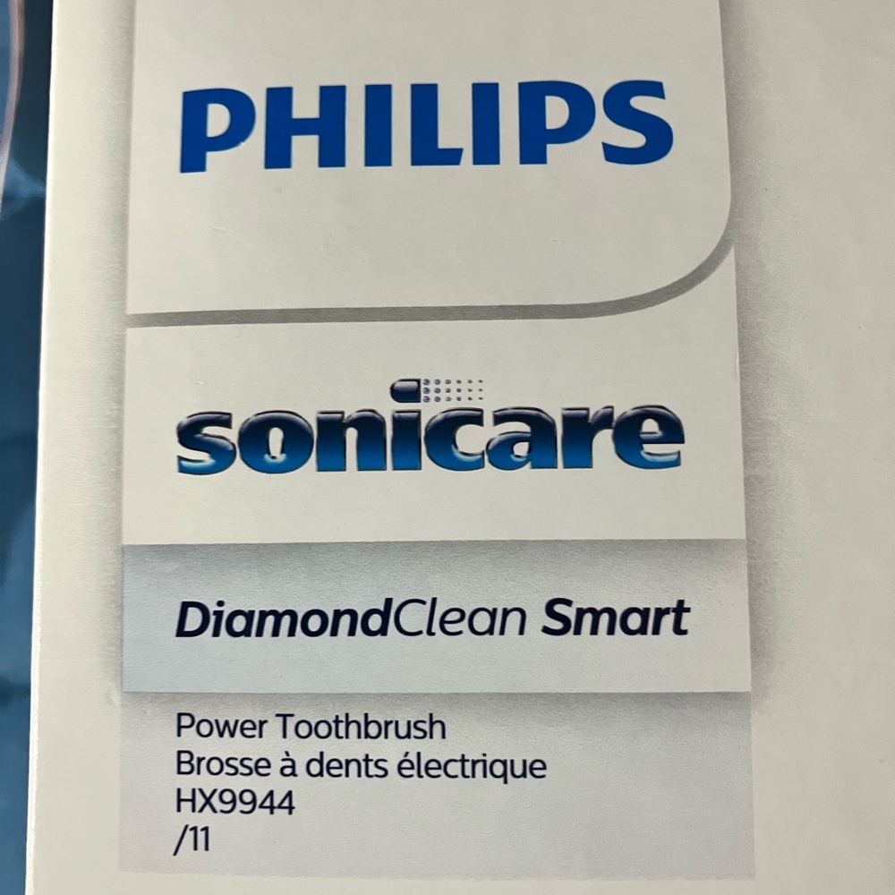 Philips Sonicare DiamondClean Smart Power Toothbrush - Picture 3 of 3